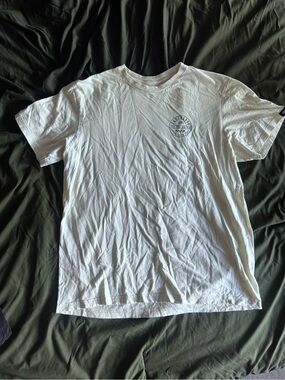 Men's White Short-Sleeve Graphic Tee
